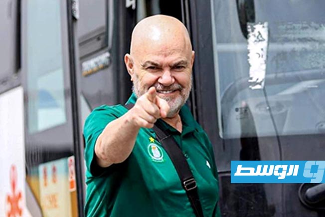 مدرب كرة السلة في نادي الأهلي طرابلس، فؤاد أبوشقرا. (الإنترنت)