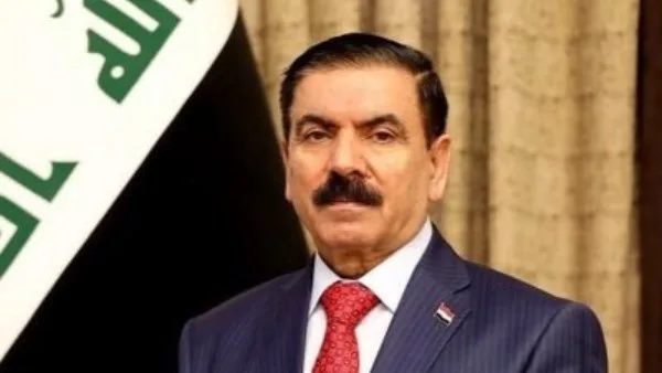 وزير الدفاع العراقي يدعو إلى استمرار وجود القوات الأمريكية في سوريا خوفًا من داعش وزير الدفاع العراقي يدعو إلى استمرار وجود القوات الأمريكية في سوريا خوفًا من داعش