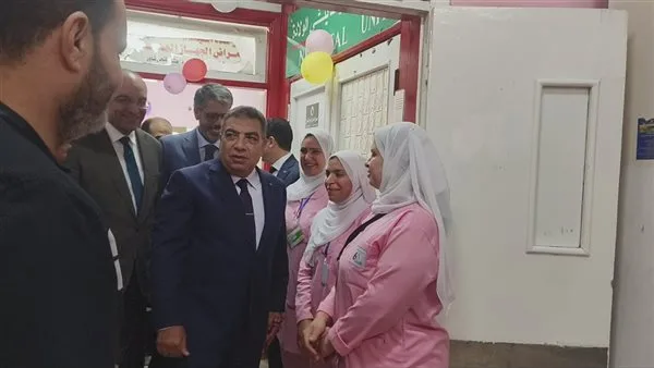 محافظ الدقهلية يزور مستشفى التأمين الصحي في سندوب ويقدم الكعك للمرضى (صور) محافظ الدقهلية يزور مستشفى التأمين الصحي في سندوب ويقدم الكعك للمرضى (صور)