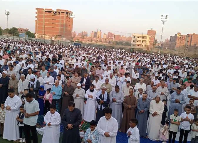 آلاف المصلين يحيون صلاة العيد في 207 موقع بالمنيا آلاف المصلين يحيون صلاة العيد في 207 موقع بالمنيا
