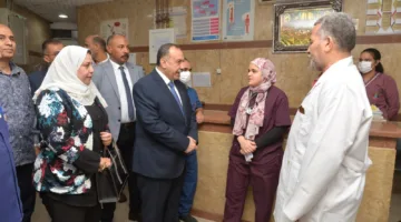 محافظ أسيوط يتفقد المستشفيات لتقديم التهاني للمرضى بمناسبة عيد الأضحى