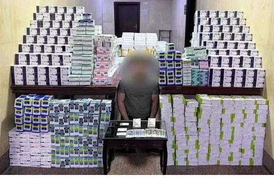 الداخلية تلقي القبض على المتهمين بتوزيع 221 ألف قرص مخدر في الجيزة الداخلية تلقي القبض على المتهمين بتوزيع 221 ألف قرص مخدر في الجيزة