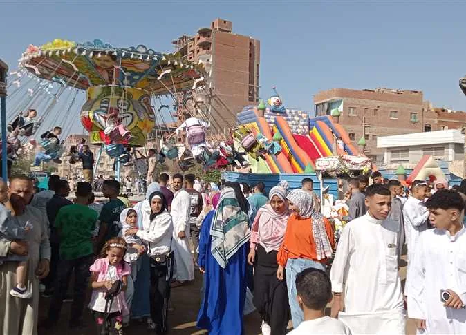 احتفالاً بعيد الأضحى: زيادة الزوار في الحدائق والمتنزهات بالمنيا احتفالاً بعيد الأضحى: زيادة الزوار في الحدائق والمتنزهات بالمنيا