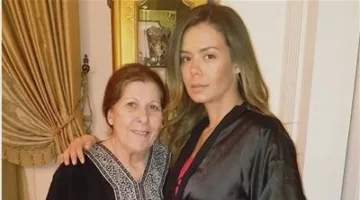 وداعًا لمن ربتني وكبرتني.. وفاة جدة إيمي سالم: أمي الثانية