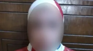 فتاة تدهس موظفاً بسيارتها في المقطم