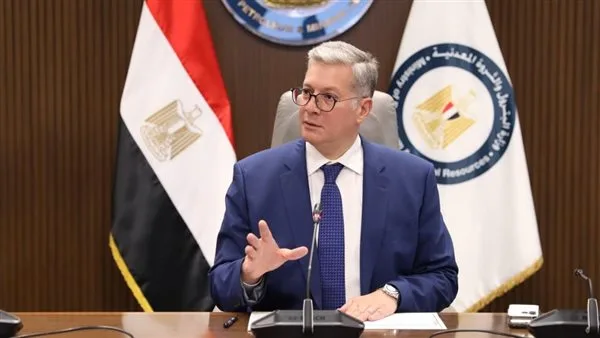 على طاولة الوزير: انطلاق مستقبل النفط من خلال الكوادر الشابة على طاولة الوزير: انطلاق مستقبل النفط من خلال الكوادر الشابة