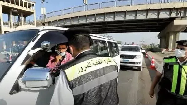 الشرطة تضبط 470 انتهاكاً لقيادة الدراجات النارية وتقوم بإزالة 39 مركبة مهجورة خلال 24 ساعة الشرطة تضبط 470 انتهاكاً لقيادة الدراجات النارية وتقوم بإزالة 39 مركبة مهجورة خلال 24 ساعة