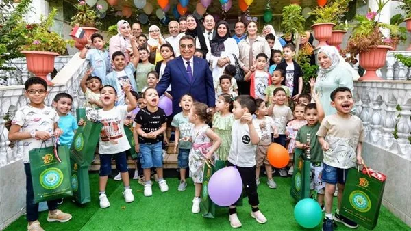 محافظ الدقهلية يقوم بزيارة مركز للأيتام ومستشفى التأمين الصحي في سندوب