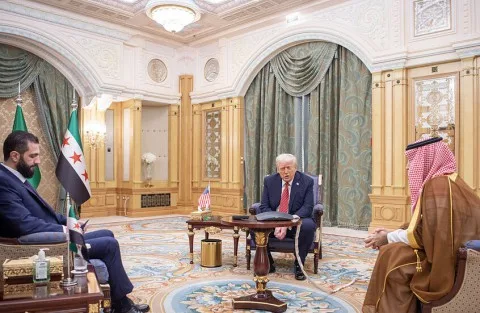 تقرير عبري يكشف عن إقامة قاعدة أمريكية في منطقة التنف بسوريا بموافقة الشرع: حدث غير مسبوق في تاريخ البلاد. تقرير عبري يكشف عن إقامة قاعدة أمريكية في منطقة التنف بسوريا بموافقة الشرع: حدث غير مسبوق في تاريخ البلاد.