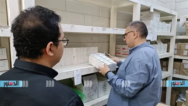 للتحقق من وجود الأدوية.. وكيل وزارة الصحة في كفر الشيخ يزور مخازن الصيدلية. للتحقق من وجود الأدوية.. وكيل وزارة الصحة في كفر الشيخ يزور مخازن الصيدلية.