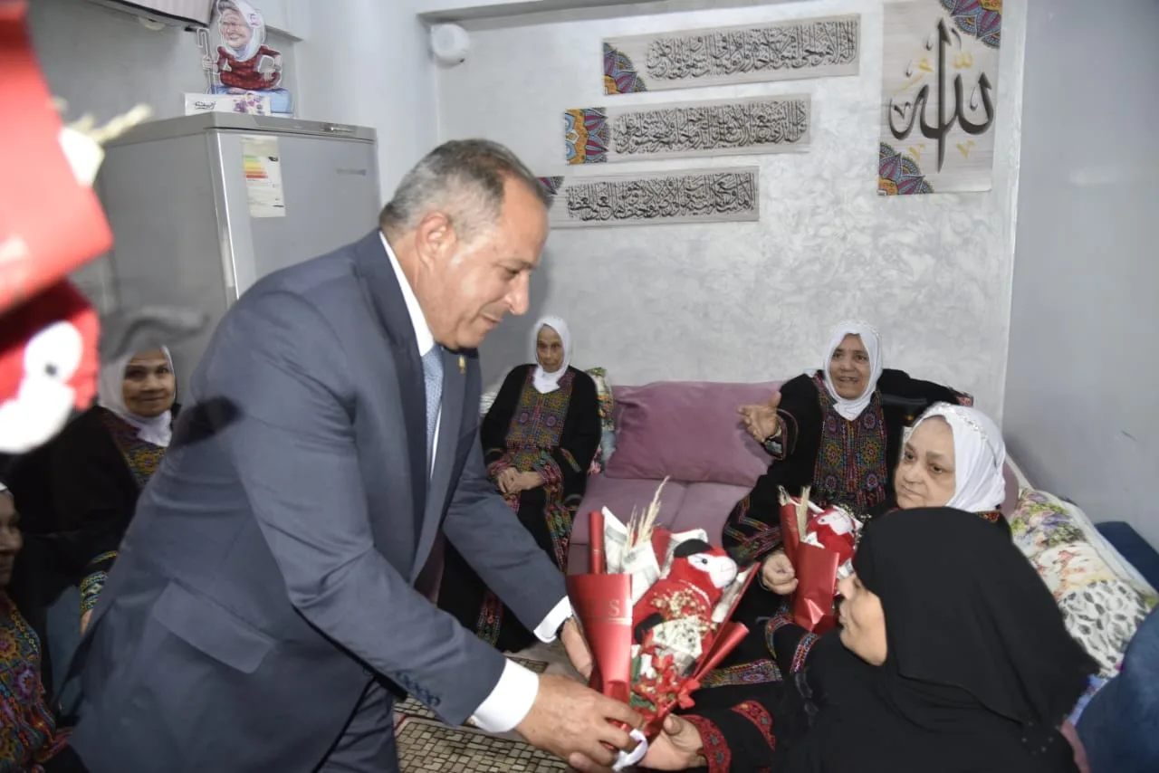 محافظ بورسعيد يتفقد دار “الحياة” لرعاية المسنات في حي الزهور محافظ بورسعيد يتفقد دار “الحياة” لرعاية المسنات في حي الزهور