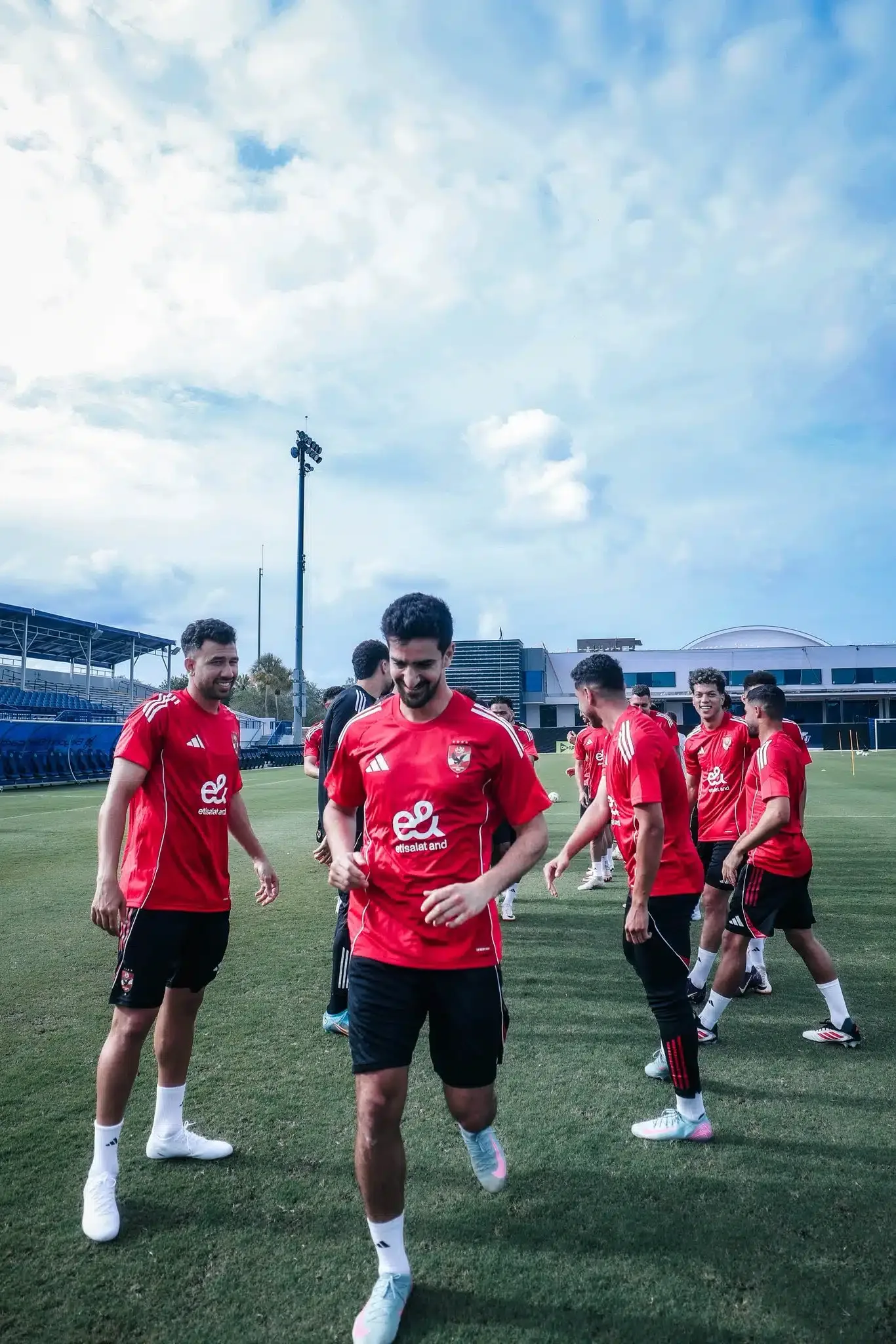 بعد وسام وزيزو.. استبعاد لاعبَين جديدين من الأهلي في مباراة باتشوكا. بعد وسام وزيزو.. استبعاد لاعبَين جديدين من الأهلي في مباراة باتشوكا.