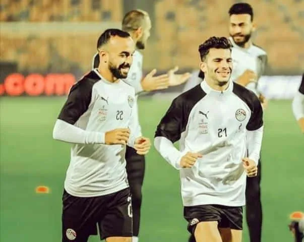 أفشة يدلي بتصريح ملحوظ بشأن صفقة زيزو.. والأهلي يثير حماس جماهيره مع صرخات من الزمالك أفشة يدلي بتصريح ملحوظ بشأن صفقة زيزو.. والأهلي يثير حماس جماهيره مع صرخات من الزمالك