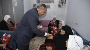 محافظ بورسعيد يتفقد “دار الحياة لرعاية المسنات” في حي الزهور خلال اليوم الأول من عيد الأضحى.