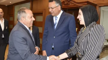 محافظ بورسعيد يستقبل المعزين بمناسبة عيد الأضحى المبارك