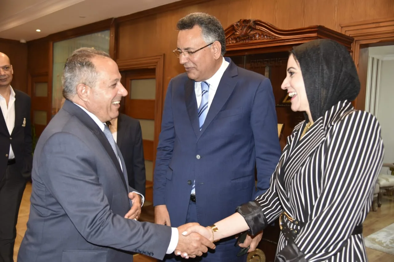 محافظ بورسعيد يستقبل المعزين بمناسبة عيد الأضحى المبارك محافظ بورسعيد يستقبل المعزين بمناسبة عيد الأضحى المبارك