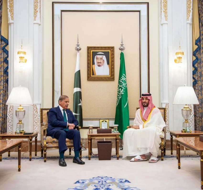 ولي العهد ورئيس وزراء باكستان يناقشان العلاقات التاريخية وآفاق الشراكة الثنائية ولي العهد ورئيس وزراء باكستان يناقشان العلاقات التاريخية وآفاق الشراكة الثنائية