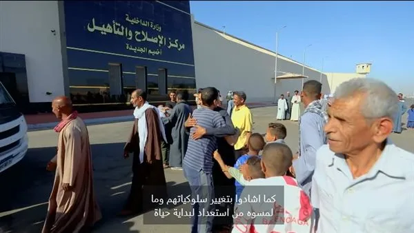 أهالي المفرج عنهم يحتفلون بالعيد ويعبرون عن شكرهم للرئيس السيسي (فيديو) أهالي المفرج عنهم يحتفلون بالعيد ويعبرون عن شكرهم للرئيس السيسي (فيديو)