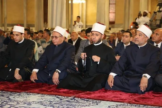 وزير الأوقاف يشارك في أداء صلاة الجمعة في مسجد الحسين بالقاهرة وزير الأوقاف يشارك في أداء صلاة الجمعة في مسجد الحسين بالقاهرة