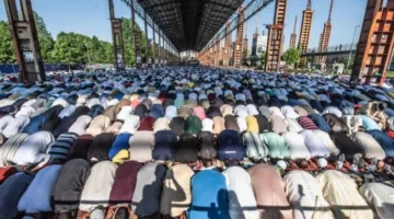 مئات الآلاف من المسلمين يشاركون في صلاة عيد الأضحى بإيطاليا
