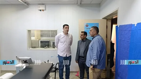 في أول أيام العيد.. “أبوالسعد” يقوم بجولة في مستشفى كفر الشيخ العام ووحدة الطوارئ في أول أيام العيد.. “أبوالسعد” يقوم بجولة في مستشفى كفر الشيخ العام ووحدة الطوارئ