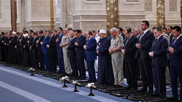 الرئيس في مسجد مصر: أبرز التفاصيل عن أكبر منبر في العالم الرئيس في مسجد مصر: أبرز التفاصيل عن أكبر منبر في العالم