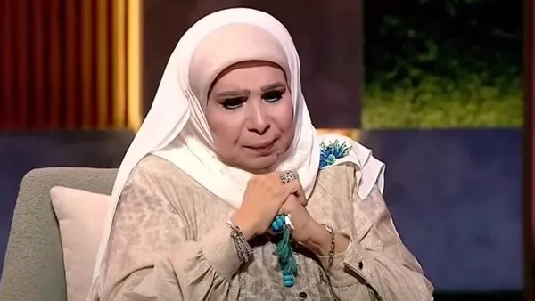 “أشخاص غير عاقلـين”.. مديحة حمدي ترد على انتقادات حجابها خلال عزاء سميحة أيوب (حصري) “أشخاص غير عاقلـين”.. مديحة حمدي ترد على انتقادات حجابها خلال عزاء سميحة أيوب (حصري)