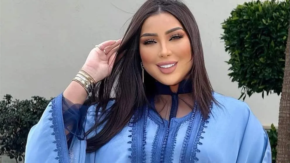 دنيا بطمة تثير الجدل في أحدث إطلالة لها دنيا بطمة تثير الجدل في أحدث إطلالة لها