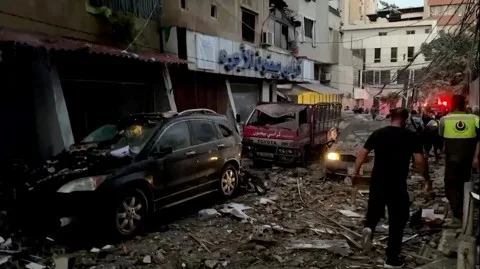 باريس تندد بالاعتداء الإسرائيلي على الضاحية الجنوبية لبيروت وتطالب بالانسحاب الفوري من كافة المناطق اللبنانية والالتزام باتفاق ceasefire. باريس تندد بالاعتداء الإسرائيلي على الضاحية الجنوبية لبيروت وتطالب بالانسحاب الفوري من كافة المناطق اللبنانية والالتزام باتفاق ceasefire.