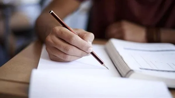 التنقل الآمن من الثانوية العامة: كيف يتعامل الطلاب وذووهم؟ (تقرير) التنقل الآمن من الثانوية العامة: كيف يتعامل الطلاب وذووهم؟ (تقرير)