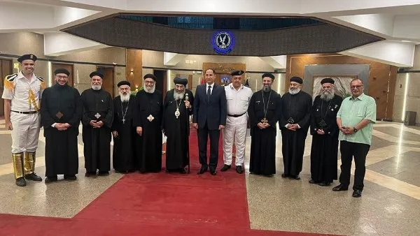 مطران إيبارشية بورسعيد يبارك للمحافظ بمناسبة عيد الأضحى