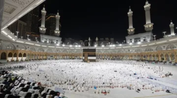 ضيوف الرحمن يؤدون طواف الإفاضة في أجواء روحانية
