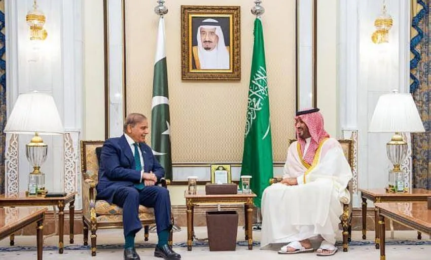 ولي العهد ورئيس وزراء باكستان يناقشان العلاقات والتطورات في المنطقة ولي العهد ورئيس وزراء باكستان يناقشان العلاقات والتطورات في المنطقة