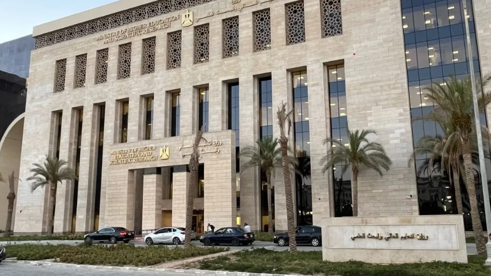أستاذة في معهد تيودور بلهارس: ذبح الأضاحي خارج المجازر يشكل خطرًا على الصحة والبيئة. أستاذة في معهد تيودور بلهارس: ذبح الأضاحي خارج المجازر يشكل خطرًا على الصحة والبيئة.