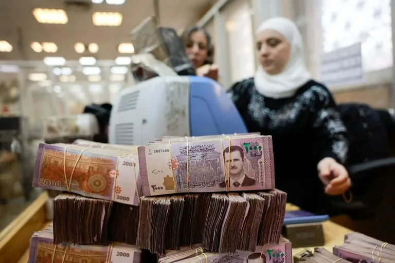 سعر الدولار في سوريا اليوم السبت 7 يونيو 2025.. الليرة تشهد استقراراً