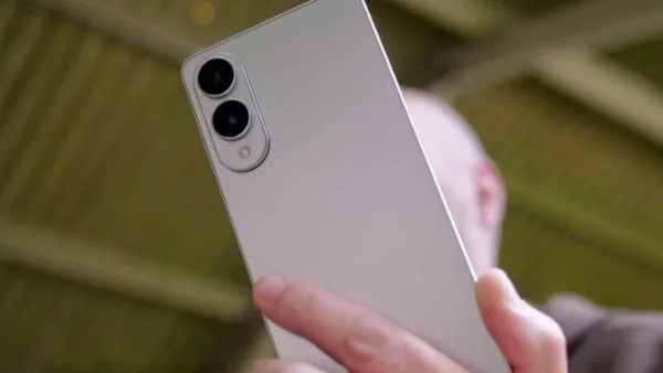 مبيعات خافتة لهاتف سامسونج الجديد.. Galaxy S25 Edge يواجه صعوبة في السوق مبيعات خافتة لهاتف سامسونج الجديد.. Galaxy S25 Edge يواجه صعوبة في السوق