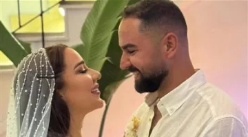 أحمد شامل عزمي: زوج أسما شريف منير وخبير في فنون الرقص المعاصر.