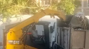 إزالة 350 طن من نفايات القمامة في الحدائق والمناطق السكنية بمحافظة أسوان