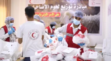 تحت مظلة مبادرة “عيدنا فرحة وتكافل”.. “الهلال الأحمر” يقوم بتوزيع لحوم الأضاحي على الأسر المحتاجة.