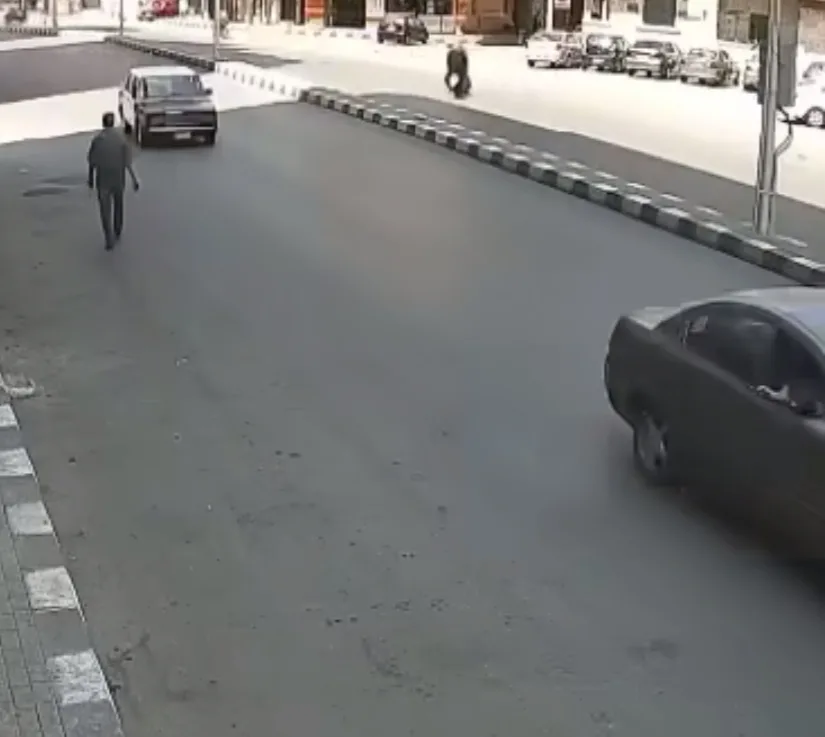 تابعوا .. سيارة خاصة تصدم فتاة في شارع النحاس بطنطا والجهات الأمنية في الغربية تسعى للقبض على السائق تابعوا .. سيارة خاصة تصدم فتاة في شارع النحاس بطنطا والجهات الأمنية في الغربية تسعى للقبض على السائق