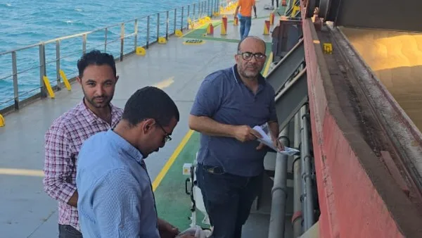 الزراعة: شحنات الخضروات والفواكه المصدرة من مطار القاهرة لم تتأثر بعطلة العيد الزراعة: شحنات الخضروات والفواكه المصدرة من مطار القاهرة لم تتأثر بعطلة العيد