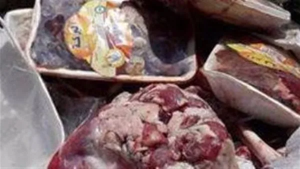 مصادرة 225 كيلو من المواد الغذائية المجهولة الهوية وغير الصالحة للاستخدام في الغربية