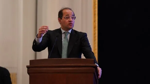 المالية: تعزيز القطاع الخاص لتمكينه من قيادة النشاط الاقتصادي.. نواب: خطوة هامة للحفاظ على مؤشرات الاقتصاد.. وتحديث الإطار التشريعي أمر أساسي. المالية: تعزيز القطاع الخاص لتمكينه من قيادة النشاط الاقتصادي.. نواب: خطوة هامة للحفاظ على مؤشرات الاقتصاد.. وتحديث الإطار التشريعي أمر أساسي.