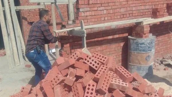 التصدي لمخالفات البناء في أحياء محافظة القاهرة خلال عطلة العيد