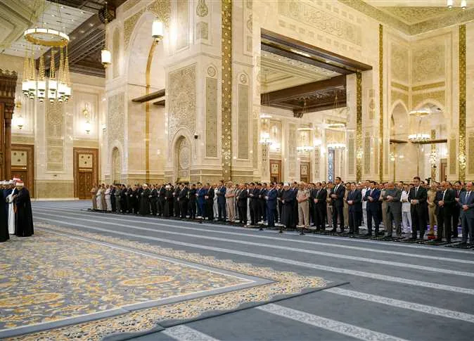 «رصد إصابة في قدمه أثناء وقوفه لتقديم التحية».. الرئيس السيسي يوجه بعلاج أحد أئمة وزارة الأوقاف «رصد إصابة في قدمه أثناء وقوفه لتقديم التحية».. الرئيس السيسي يوجه بعلاج أحد أئمة وزارة الأوقاف