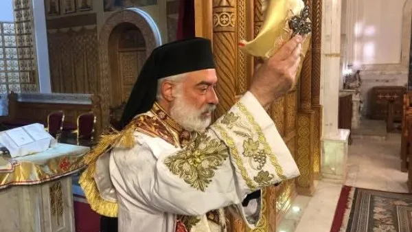 الأنبا باسيليوس يقود القداس الإلهي لطلاب السنة الثالثة ثانوي في المنيا