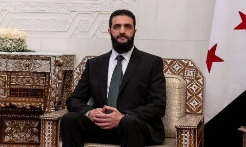 عواصم المنطقة تتساءل: من سيكون البديل عن “الجيش الأمريكي” في مثلث “التنف” الحساس؟ “البنتاغون” يفرض مستشارين على “جيش أحمد الشرع” وآخر تطورات واشنطن.. “جيش متعدد الأعراق يمثل سورية الجديدة”… ما هي اعتراضات الأردن؟ عواصم المنطقة تتساءل: من سيكون البديل عن “الجيش الأمريكي” في مثلث “التنف” الحساس؟ “البنتاغون” يفرض مستشارين على “جيش أحمد الشرع” وآخر تطورات واشنطن.. “جيش متعدد الأعراق يمثل سورية الجديدة”… ما هي اعتراضات الأردن؟