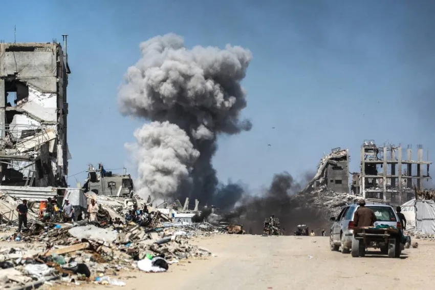 استشهاد أكثر من 15 فلسطينيًا جراء قصف إسرائيلي لمنزل في غزة استشهاد أكثر من 15 فلسطينيًا جراء قصف إسرائيلي لمنزل في غزة