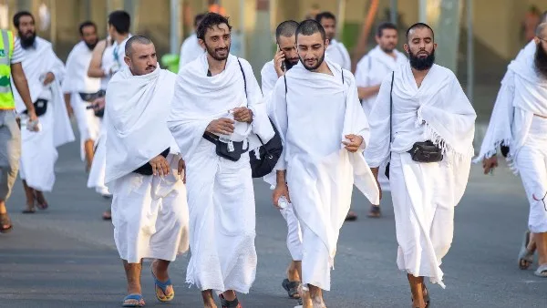 رئيس بعثة الحج الرسمية: انطلاق حجاج القرعة المعجلين من منى إلى مكة غداً رئيس بعثة الحج الرسمية: انطلاق حجاج القرعة المعجلين من منى إلى مكة غداً