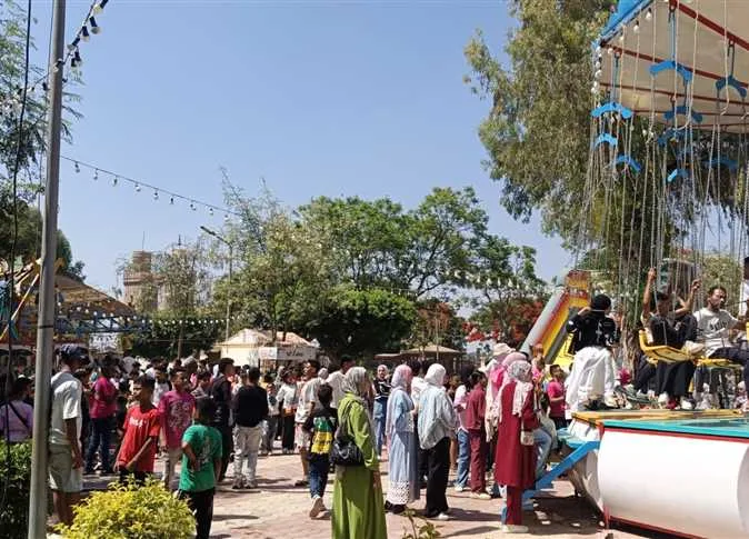 ارتفاع نسبة الزوار في حدائق القناطر الخيرية بالقليوبية خلال اليوم الثاني من عيد الأضحى